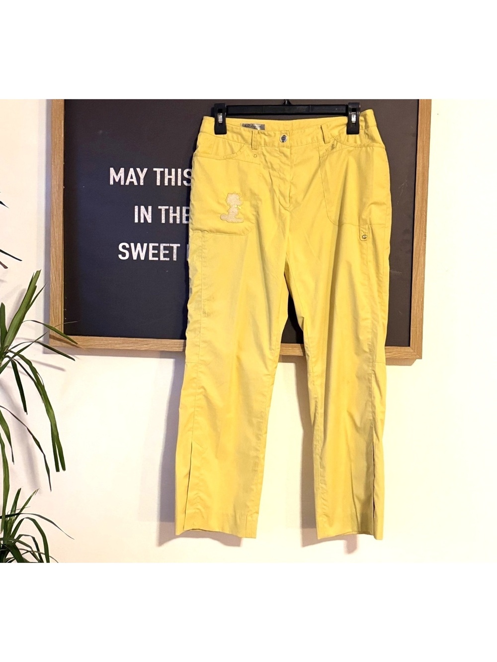 AD Sports Golf Club Snoopy Embroidered Yellow Cargo Golf Pants Korea Sz 66 US 6